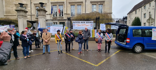 Le 4 Avril 2022 devant la Sous-Préfecture manif.jpg, 154kB